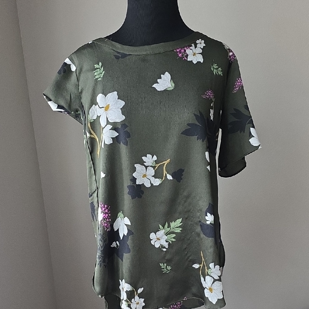 Banana Republic Olive Green Floral Short Sleeve Top